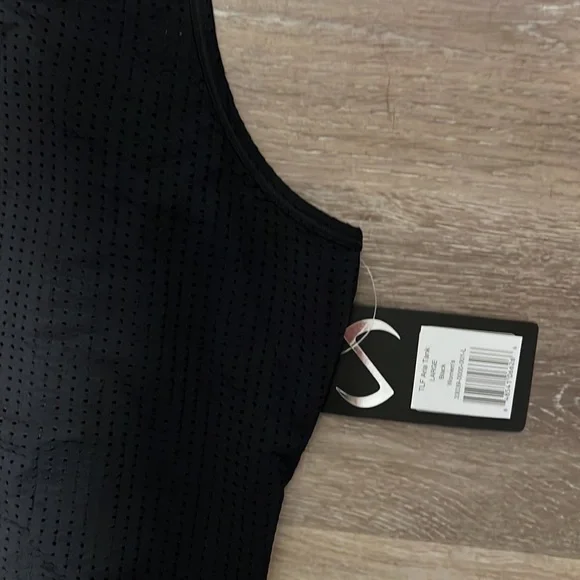 Workout top never wore! - Picture 3 of 4